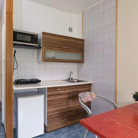 Apartment Young Center